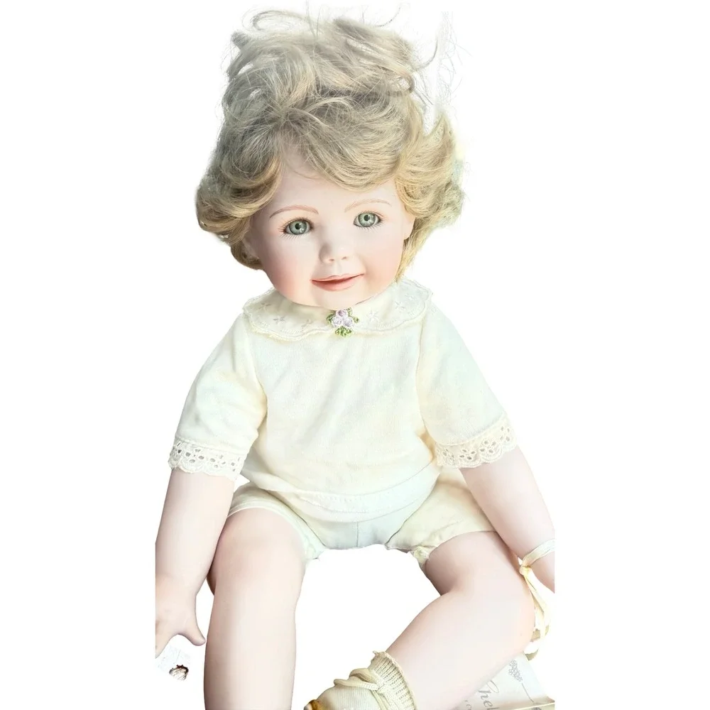 Hamilton Collection Chelsea Doll 1994 Porcelain 16